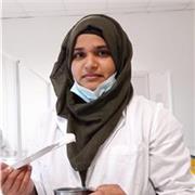 Laureanda in farmacia da ripetizioni matematica, chimica, inglese